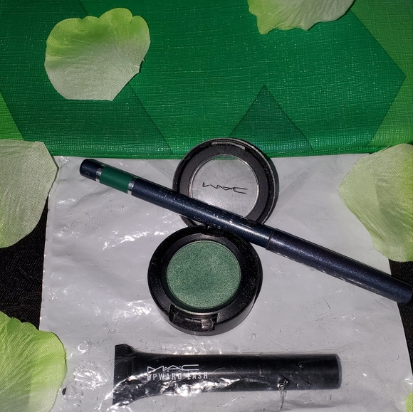 🇮🇪St. Patrick's Day MAC Emerald Green Eyeshadow Bundle 🇮🇪 - Picture 2 of 6